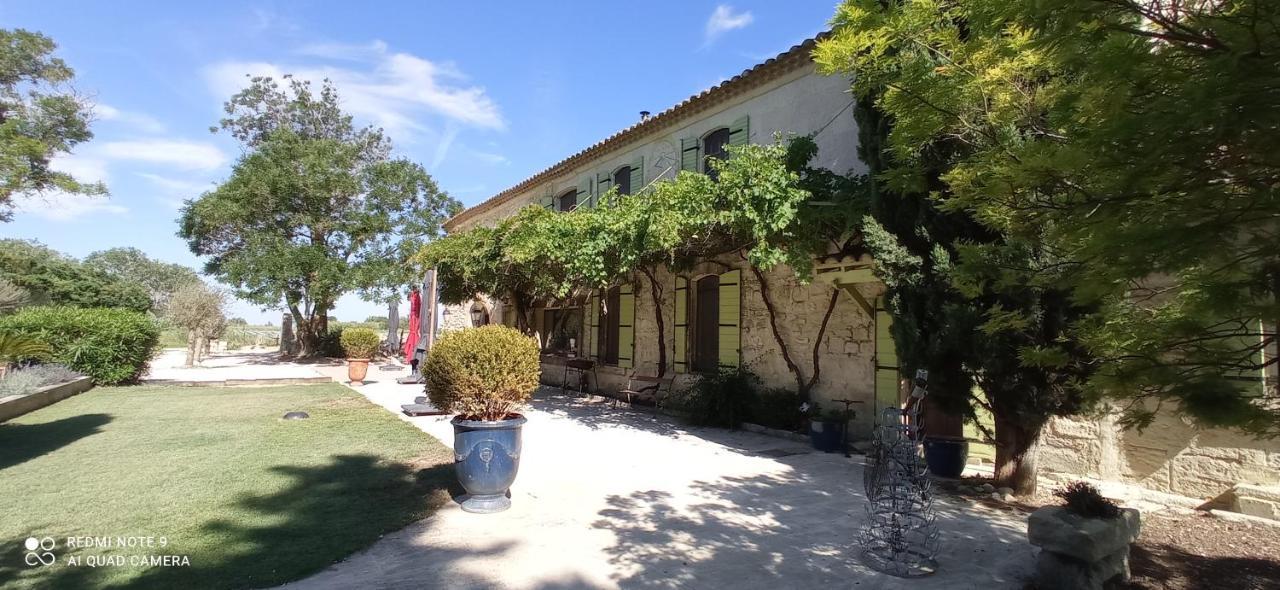 Le Mas Neuf 1752 Bed & Breakfast Arles Exterior photo